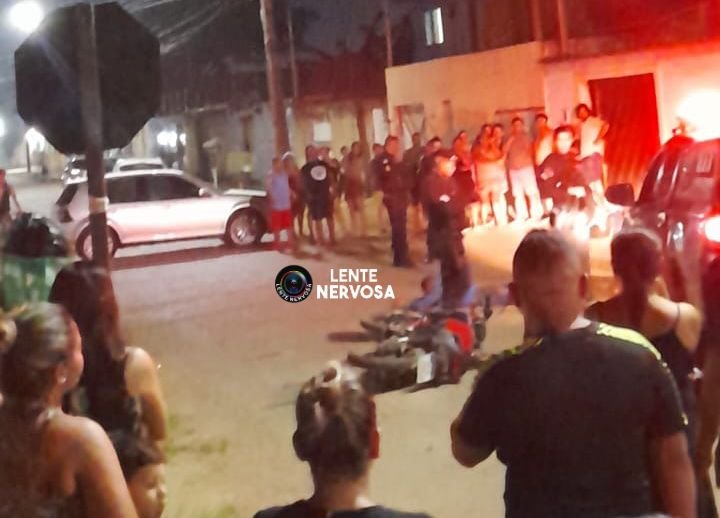 Casal em moto furtada fica gravemente ferido ao se envolver em acidente na zona sul