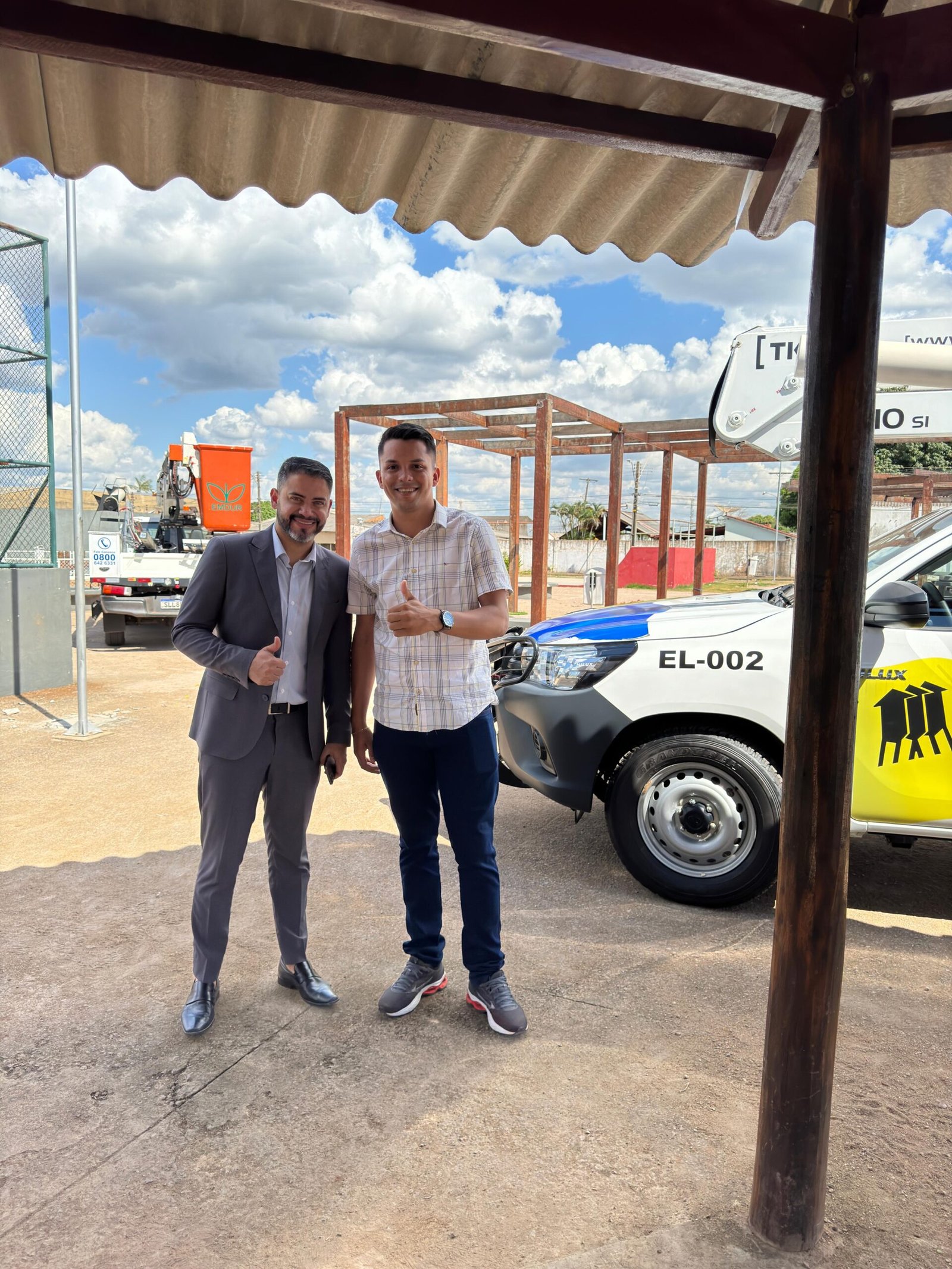 Emdur revitaliza iluminação da Praça das Camélias após solicitação do vereador Edimilson Dourado 2 Emdur revitaliza iluminação da Praça das Camélias após solicitação do vereador Edimilson Dourado