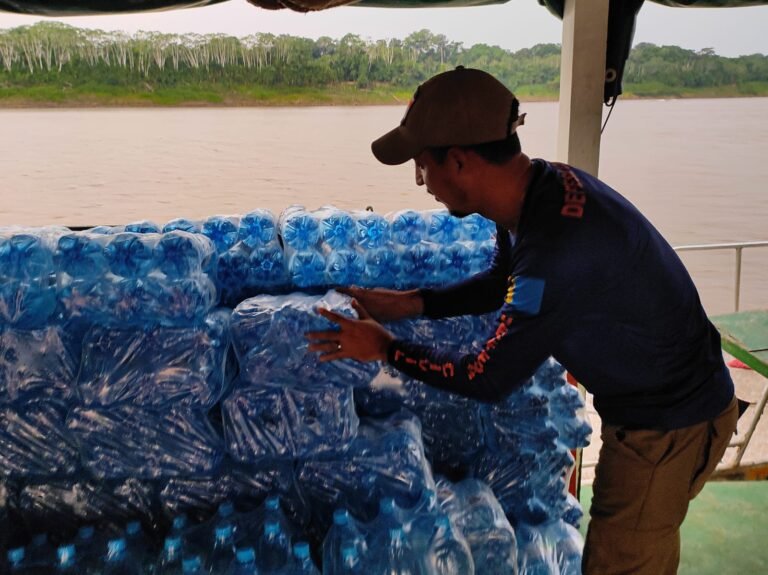 Últimas Notícias 10 Defesa Civil programa entrega de água potável para comunidades ribeirinhas durante a estiagem amazônica