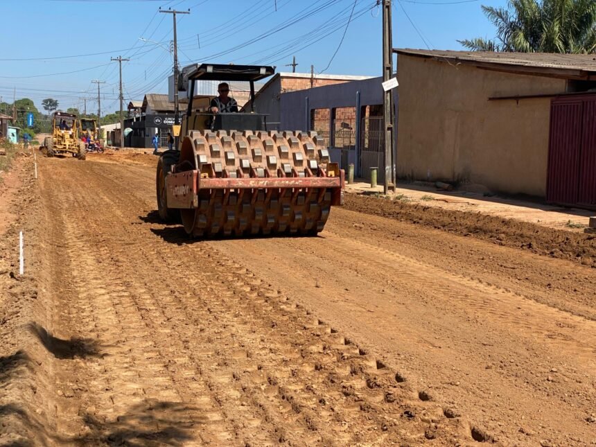 Atendendo ao pedido do vereador Edimilson Dourado, Semob inicia serviços de asfaltamento no Bairro Cidade do Lobo