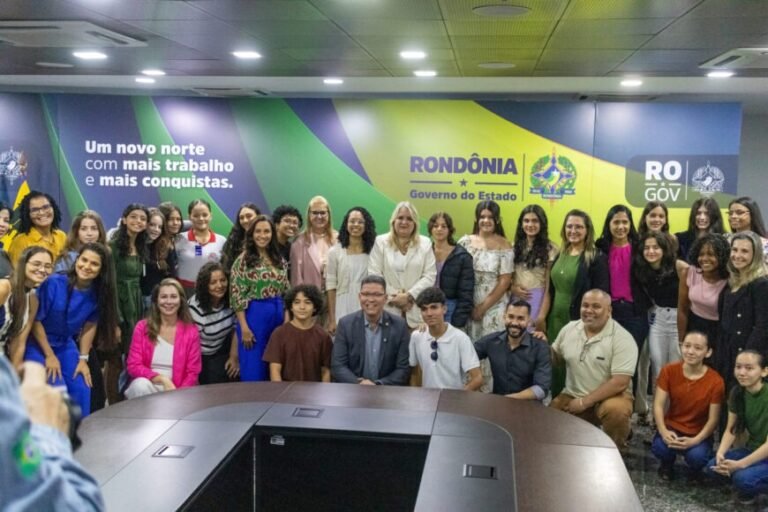Governo de RO leva estudantes e professores de escolas públicas para intercâmbio na Inglaterra, em julho