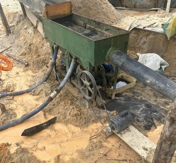 Forças Armadas acham mais de 1 ton de “ouro negro” em garimpo ilegal