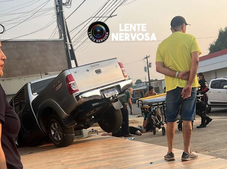 Colisão envolvendo carro de passeio e caminhonete resulta em motoristas com lesões na cabeça