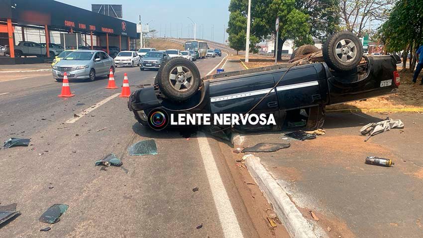 SE RECUPERA BEM – Jovem que foi projetado de carro durante capotamento deverá ser transferido de hospital – VEJA FOTOS