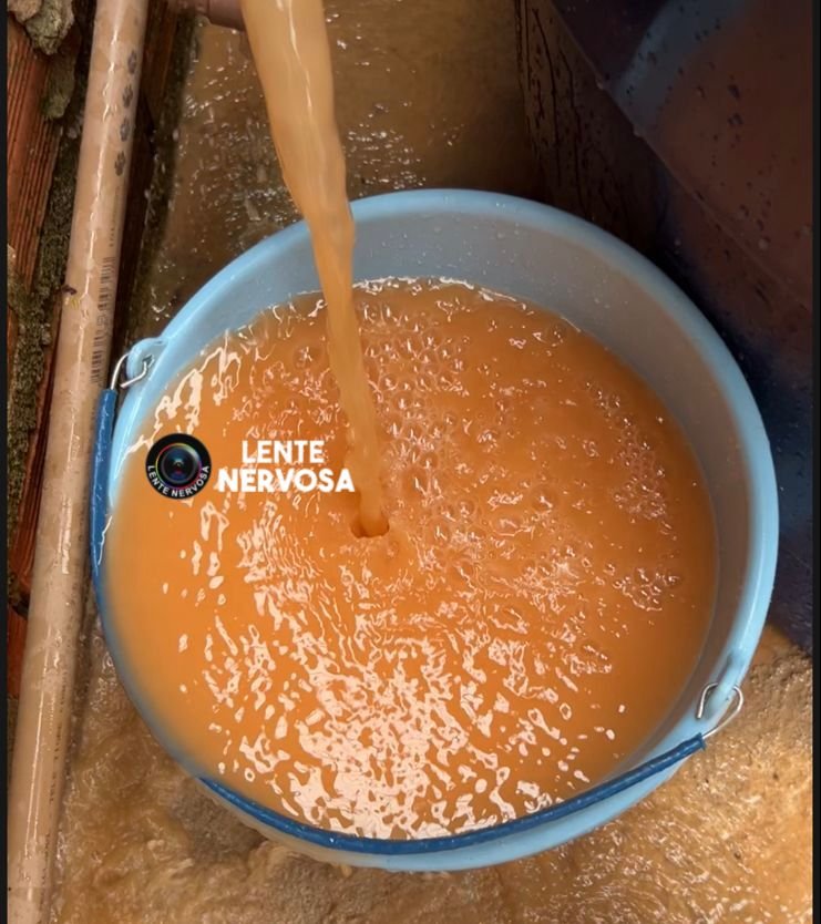 ÁGUA SUJA E FÉTIDA – Moradores do Cristal da Calama sofrem com serviço prestado pela Caerd - VÍDEO 1 ÁGUA SUJA E FÉTIDA – Moradores do Cristal da Calama sofrem com serviço prestado pela Caerd - VÍDEO