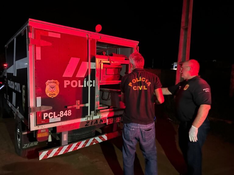 BRUTAL – Populares encontram homem morto com quase 20 facadas na zona leste