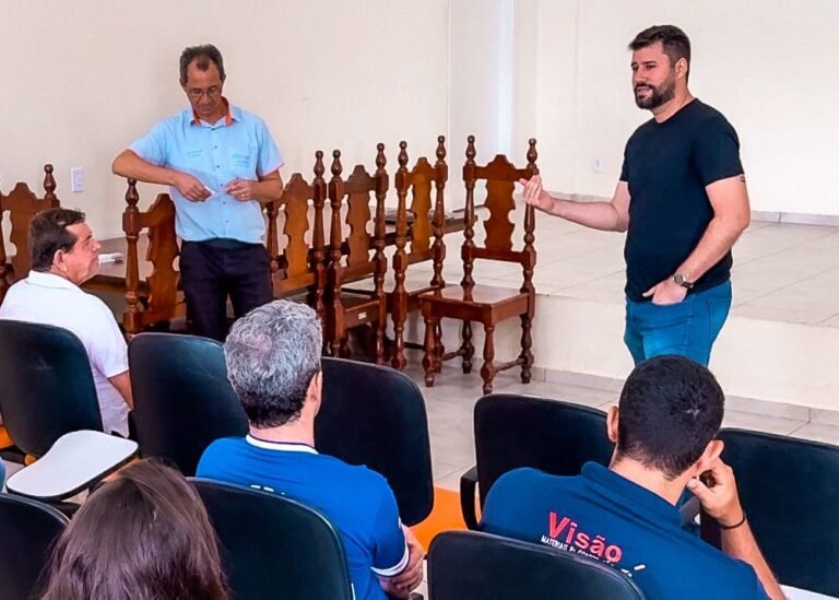 Deputado Nim Barroso se reúne com empresários e lideranças de Santa Luzia do Oeste