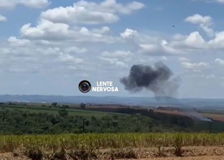 URGENTE – Aviões da Força Aérea Brasileira colidem durante treinamento em São Paulo; VÍDEO