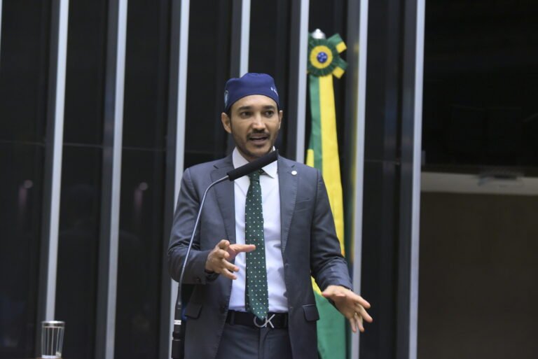 Autistas: Adequação do sinal sonoro nas escolas, PL apresentado pelo Dr. Fernando Máximo