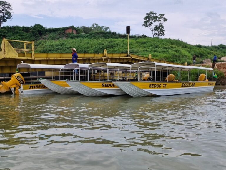 Mais nove embarcações são entregues pelo governo de RO para o transporte de estudantes do Baixo Madeira