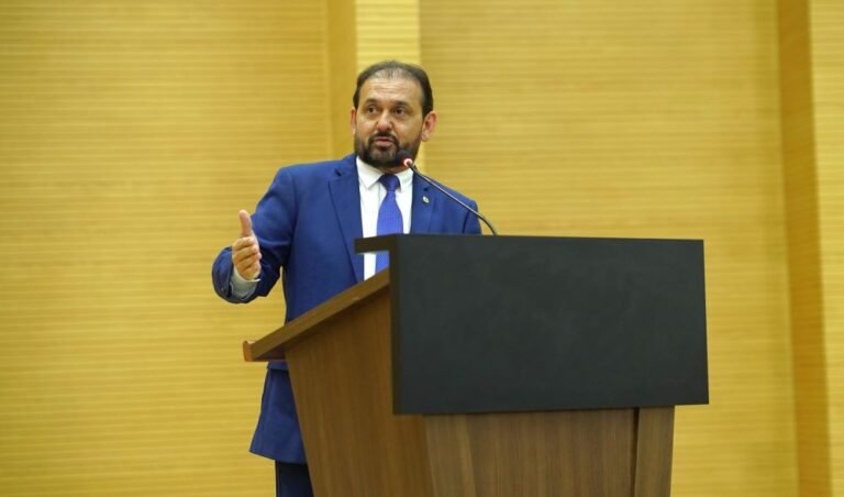 Deputado Laerte Gomes se reúne com diretoria do Simero que relata situação do PCCR e insatisfação de profissionais