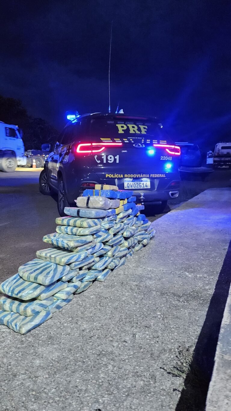 PRF prende homem em flagrante com mais de 70 kg de drogas na capital
