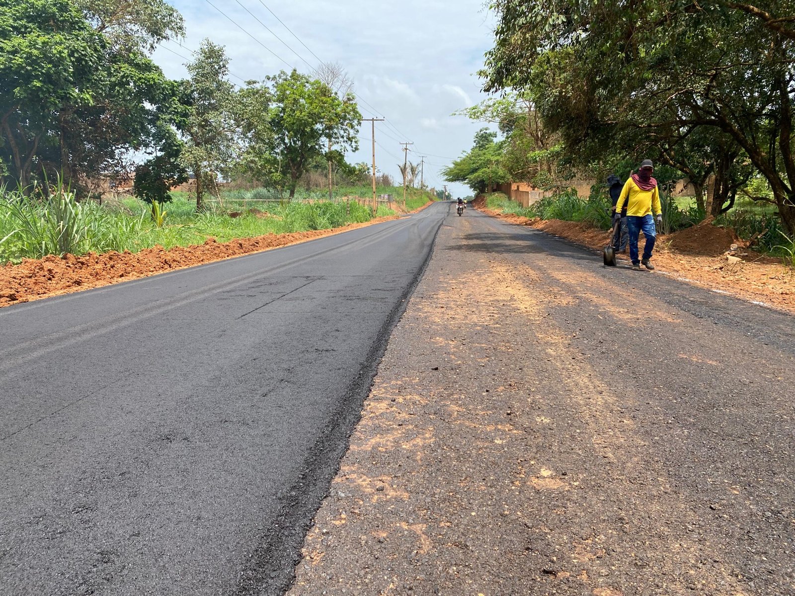 PROGRESSO – Vereador Edimilson Dourado acompanha início de asfaltamento na Estrada 13 de Setembro 5 PROGRESSO – Vereador Edimilson Dourado acompanha início de asfaltamento na Estrada 13 de Setembro