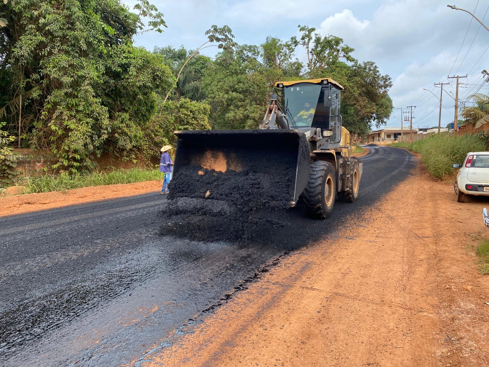 PROGRESSO – Vereador Edimilson Dourado acompanha início de asfaltamento na Estrada 13 de Setembro 3 PROGRESSO – Vereador Edimilson Dourado acompanha início de asfaltamento na Estrada 13 de Setembro