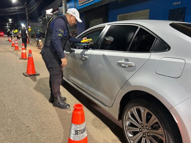 Consequências de dirigir sob efeito do álcool são alertadas pelo Detran-RO durante operação