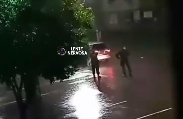 Policiais continuam realizando abordagens no Orgulho do Madeira mesmo sob forte chuva – VEJA O VÍDEO