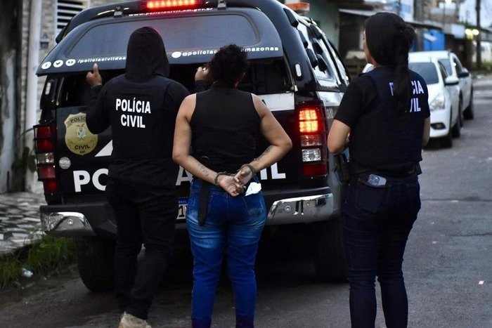 Mãe é presa por permitir abuso sexual de cinco filhas em Manaus; padrasto é suspeito