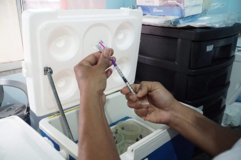 Vacinação contra gripe é recomendada à população como medida no combate às doenças respiratórias em Rondônia