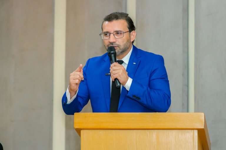 Deputado Ribeiro indica celebração de convênio entre Seduc e CMAEEA em Cacoal