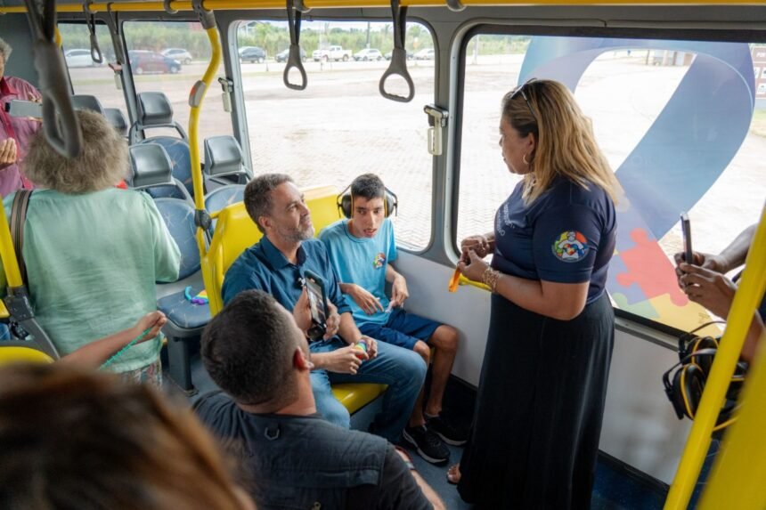 Prefeitura de Porto Velho entrega primeiro ônibus inclusivo de Rondônia