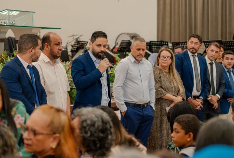 Encontro com profissionais da Educação relembra ação imediata para proteger frota e anuncia aquisição de novos veículos