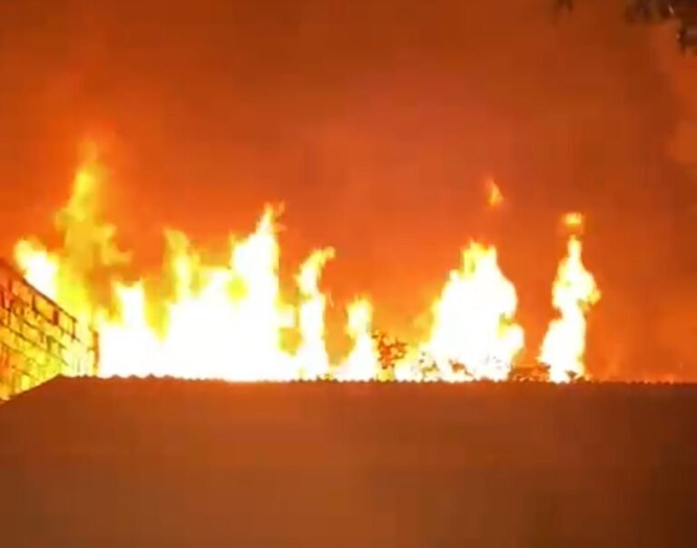 Residência é destruída por incêndio na zona leste de Porto Velho – VÍDEO
