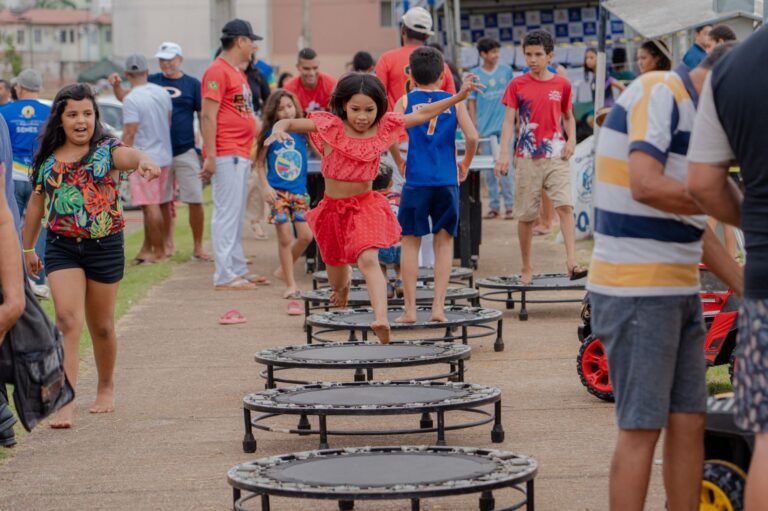 Moradores do Morar Melhor recebem a 1ª edição do projeto Vem com a Prefeitura