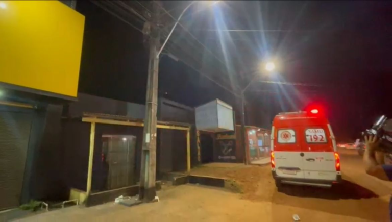 Homem tenta fazer ligação clandestina, sofre choque e cai de poste na zona leste na capital