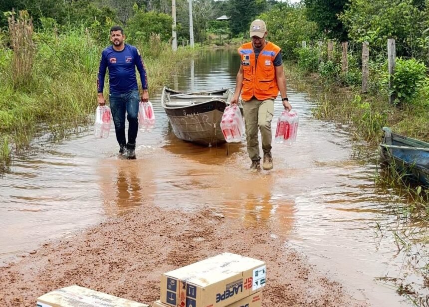 Defesa Civil atende famílias ribeirinhas afetadas pelo aumento do nível no rio Madeira
