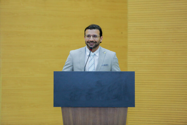 Deputado Ribeiro do Sinpol debate melhorias salariais para a classe médica em Rondônia