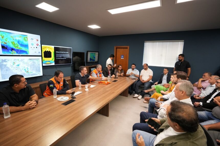 Prefeitura mobiliza setor produtivo para reduzir impactos da cheia do Rio Madeira