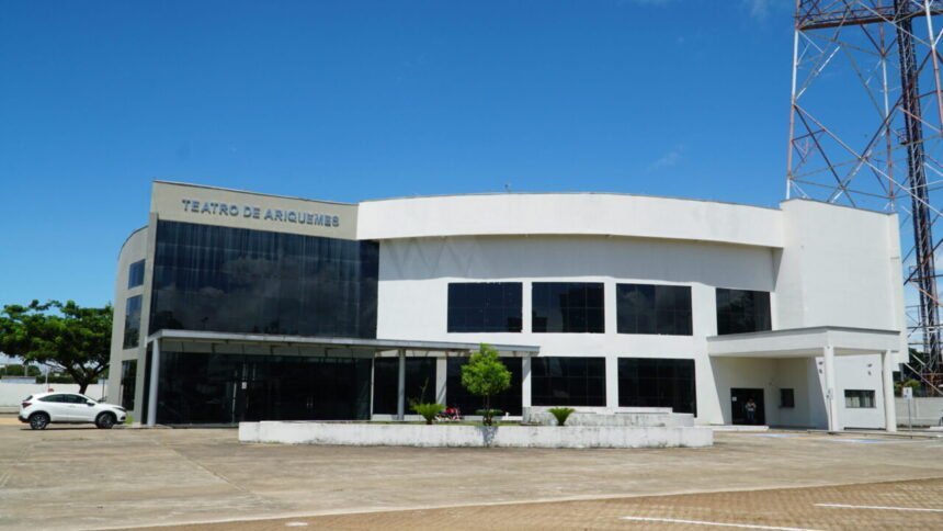 Governo de RO entrega Teatro Belas Artes Ariquemes e reforça compromisso com a cultura e formação cidadã