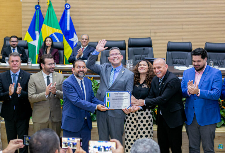Deputado Ribeiro do Sinpol participa da entrega do título de Cidadão do Estado de Rondônia ao Governador Marcos Rocha