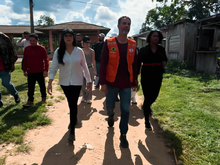 Cristiane Lopes participa de comissão Humanitária levando ajuda aos moradores do distrito de Calama