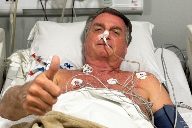 Bolsonaro continua em jejum oral e com pausa na nutrição parenteral