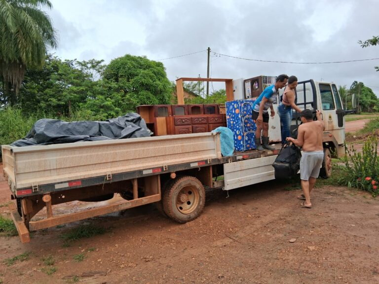 Prefeitura de Porto Velho oferece suporte a agricultores afetados pela cheia do rio Madeira