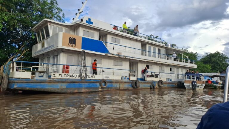 Barco Saúde da Prefeitura de Porto Velho inicia atendimentos da população ribeirinha, no distrito de Nazaré