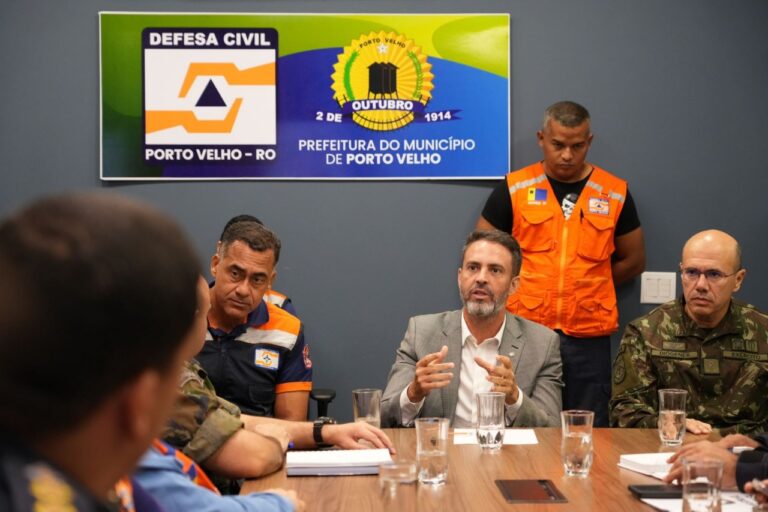 Prefeitura, Forças Armadas e Defesa Civil se unem no socorro aos ribeirinhos