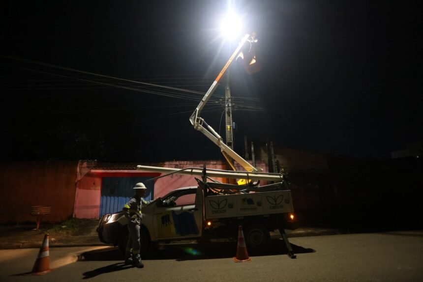 Prefeitura de Porto Velho lança canal de atendimento via WhatsApp só para demandas de iluminação pública