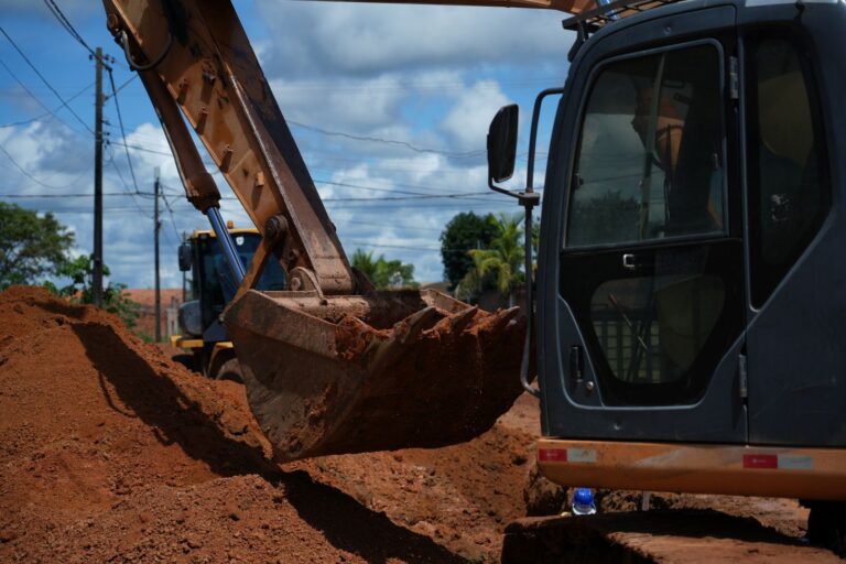 Prefeitura intensifica fiscalização nas obras em andamento no bairro Parque Amazônia