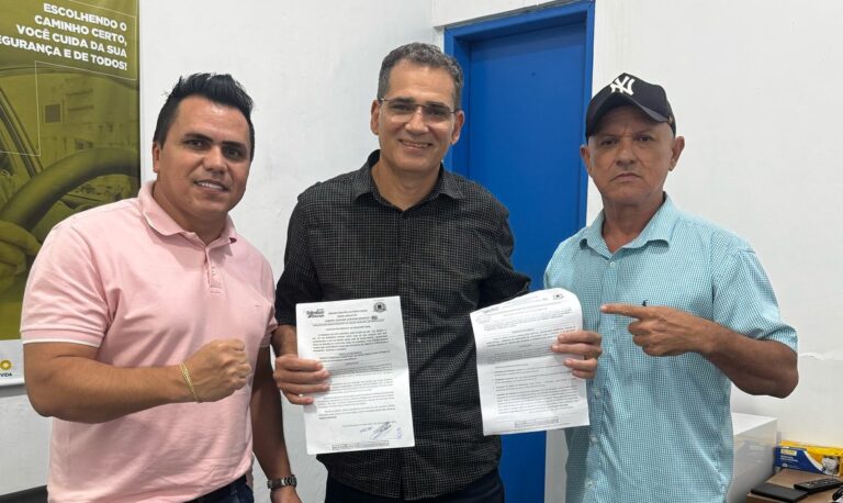 Vereador Edimilson Dourado se reúne na Semtran e reforça pedido de lombadas e linha de ônibus para Colônia Viçosa