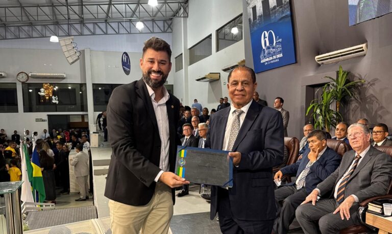 Nim Barroso entrega Voto de Louvor à Assembleia de Deus em Ji-Paraná