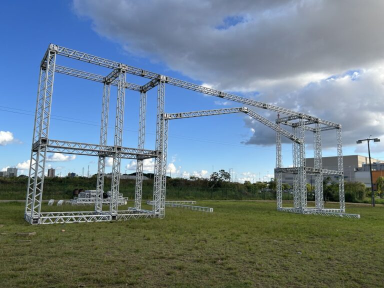 Prefeitura de Porto Velho inicia montagem da estrutura para a 1ª edição do Arraiá da Prefs