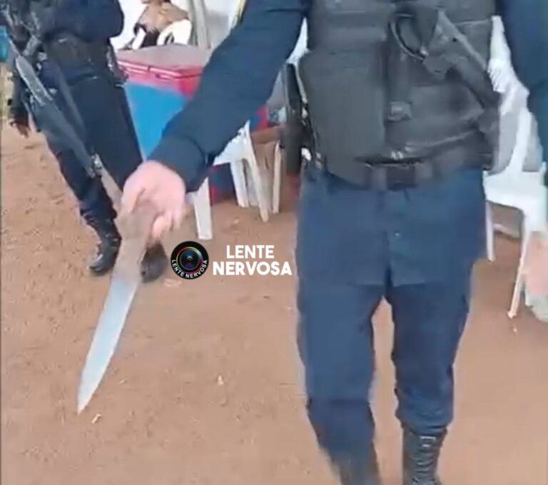 CHORÃO – Homem é preso pela PM ao ser flagrado com faca e vai as lágrimas – VÍDEO