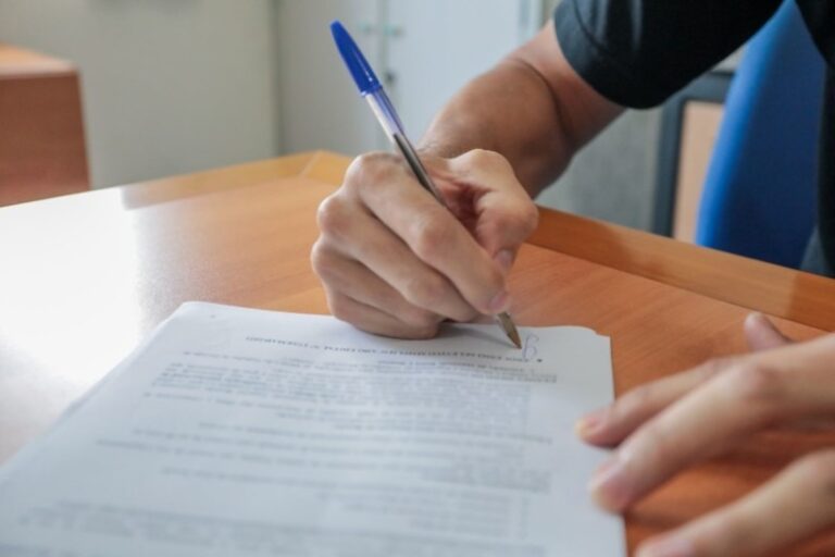 Prefeitura de Porto Velho abre processo seletivo com mais de 600 vagas e salários de até R$ 9,3 mil