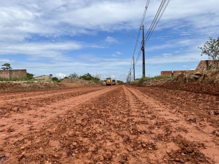 Obra de reconstrução completa segue na avenida Calama