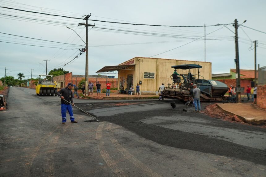 Vereador Edimilson Dourado conquista asfaltamento da Rua Tailândia no Bairro Cidade Nova