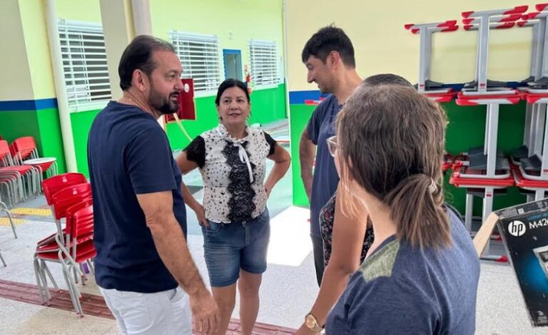 Deputado Laerte Gomes reforça compromisso com a educação e solicita construção de quadra poliesportiva para Escola 13 de Maio, em Ji-Paraná