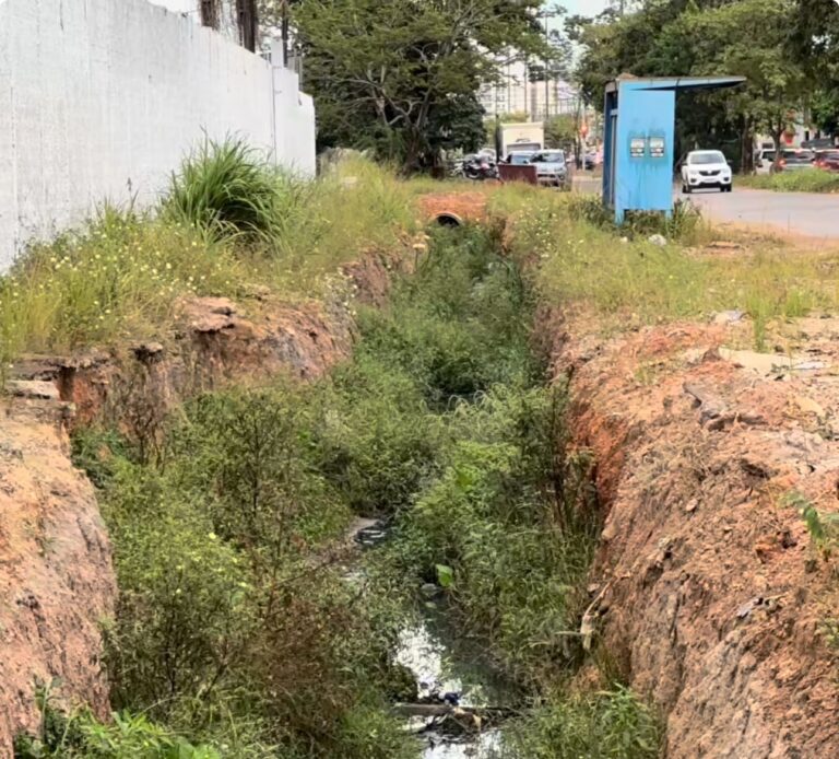 SEM PLANEJAMENTO – Vereador denuncia obra da prefeitura parada devido à falta de manilhas