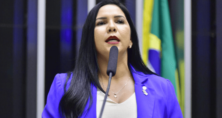 Deputada federal Cristiane Lopes confronta Marina Silva e cobra agilidade na liberação de licenças para recuperação da BR-319